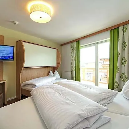 Alpina Hotel *