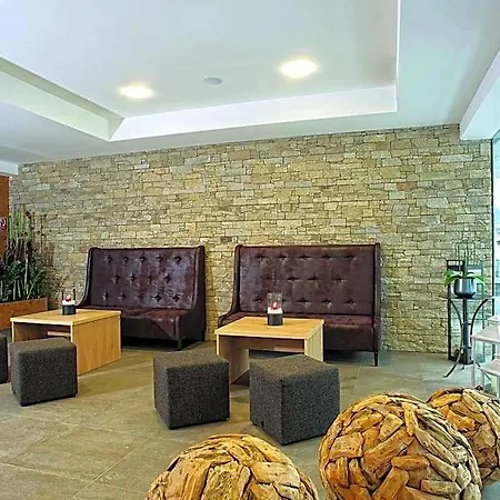 Alpina Hotel *